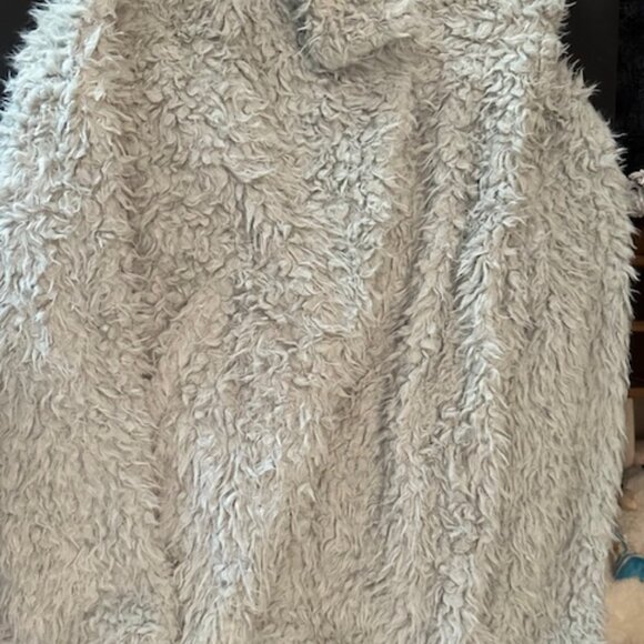 Grey Teddy Bear Faux Fur Jacket - Picture 11 of 11